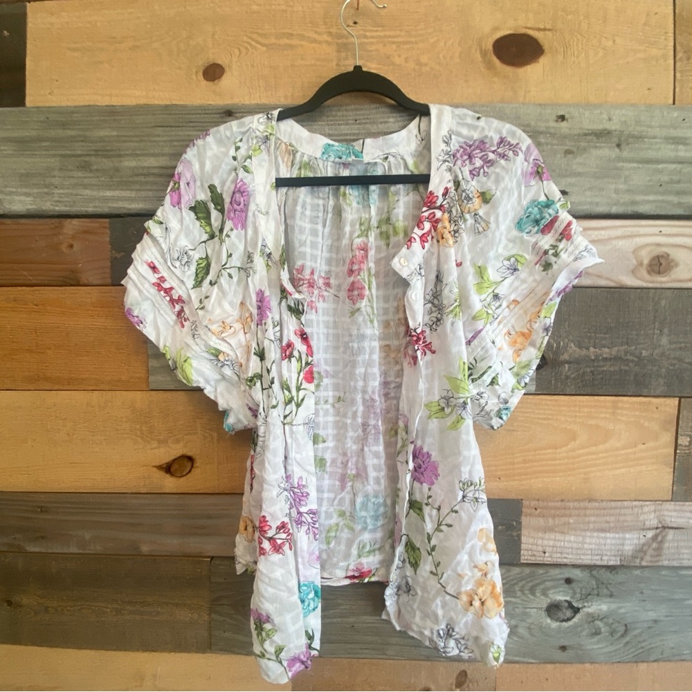 10/$20 Jane and Delancey Floral shortsleeve button down Blouse